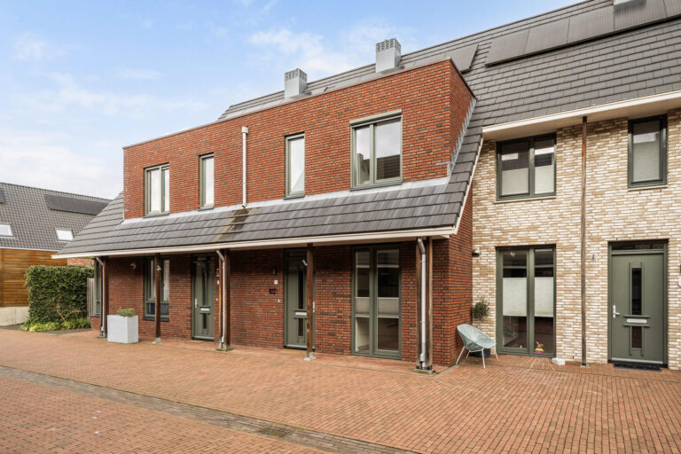 Koopwoning Frankhuis Stadshagen Zwolle Rosariumstraat 3 - Voorst makelaardij - Makelaar Zwolle